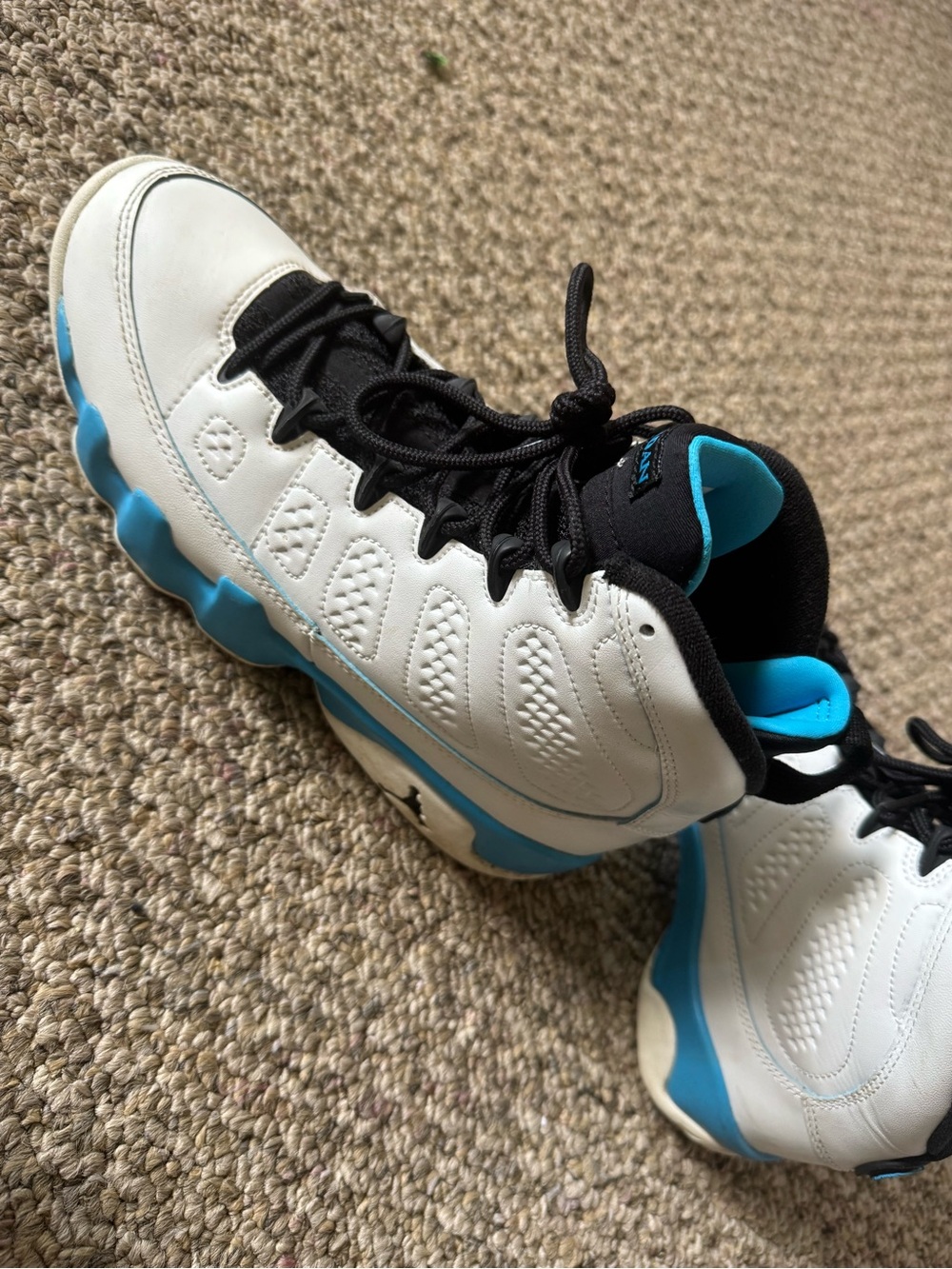 Jordan Kids Basketball Sneakers in White & Blue